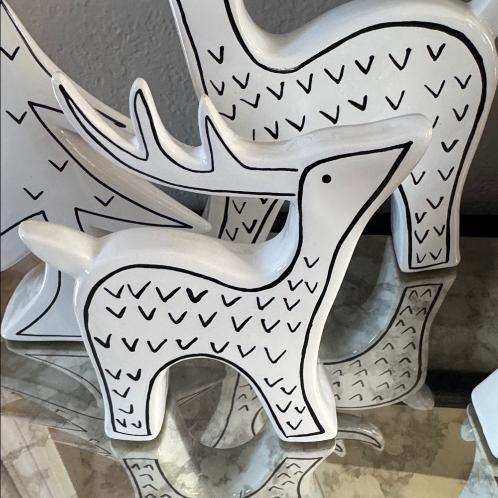 White Reindeer and Tree Christmas Decor Set - Picture 2 of 4